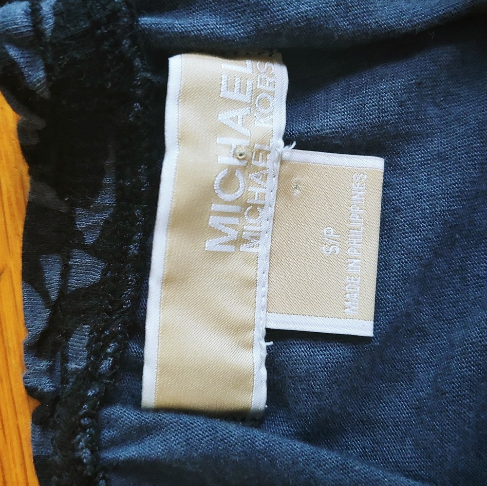 Michael Kors Black Gray Floral Short Sleeve Top - Picture 4 of 6